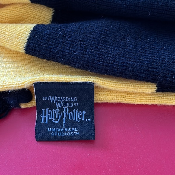 HARRY POTTER SCARF - Picture 2 of 4